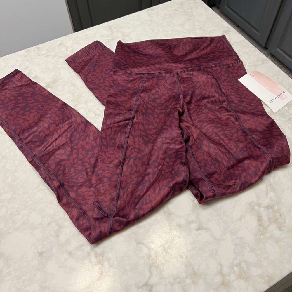 Fleo Ruby mauve leopard print Reverie style pocket crossfit leggings, small NWT